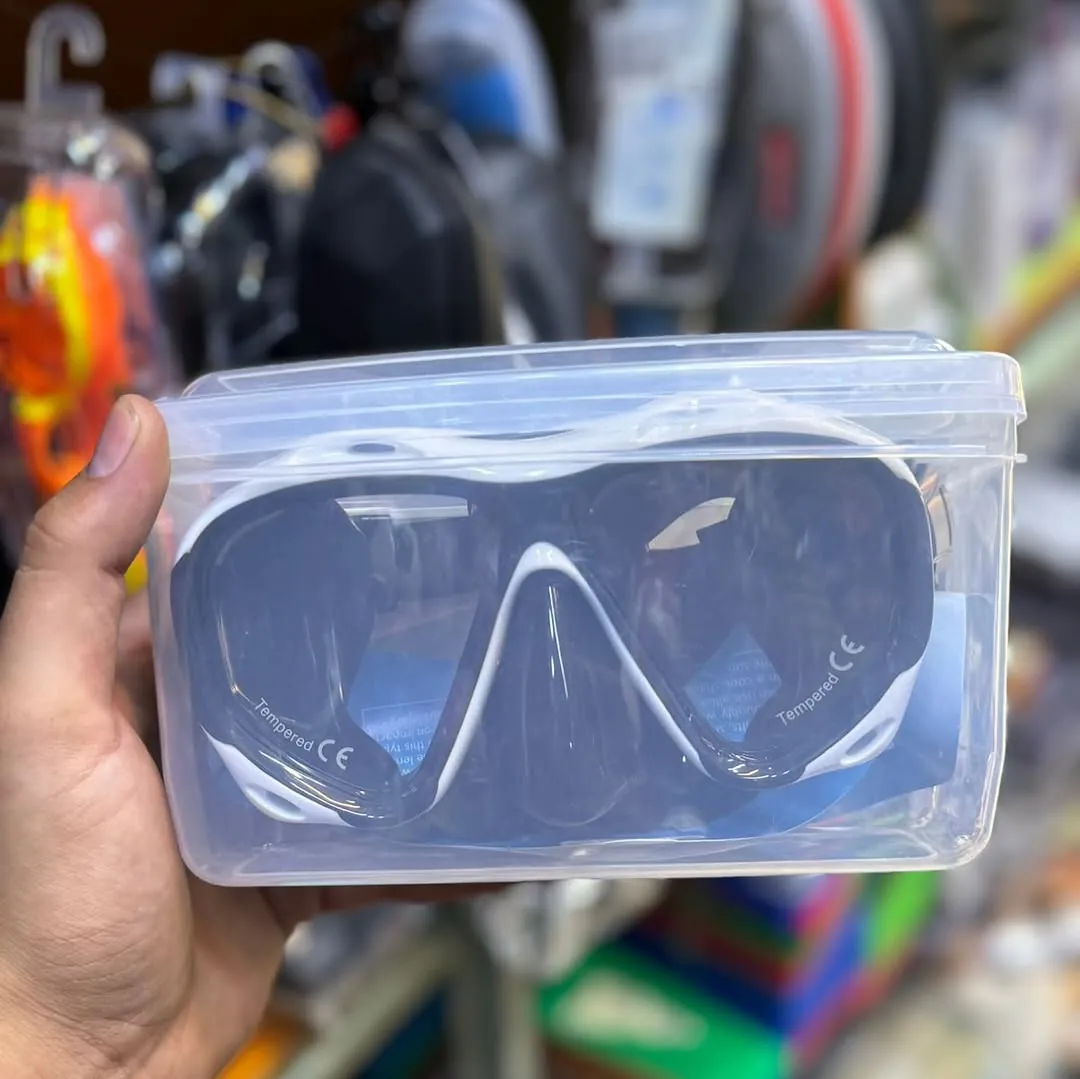 First Class Diving Mask