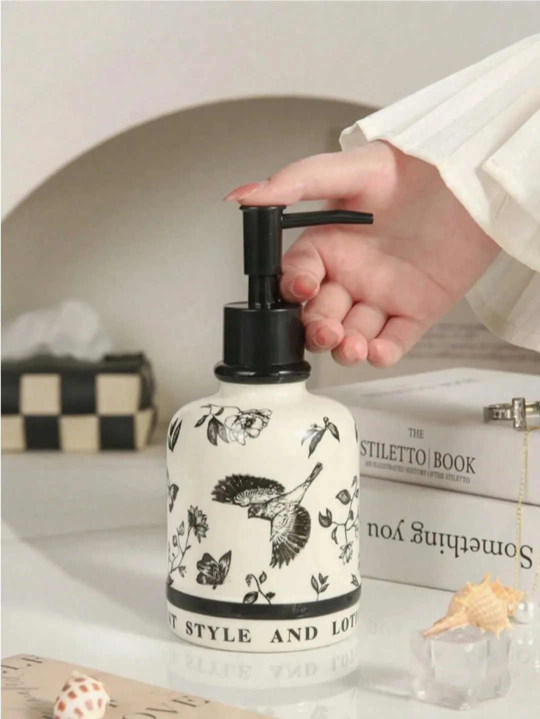 Vintage Bathroom Accessory Set