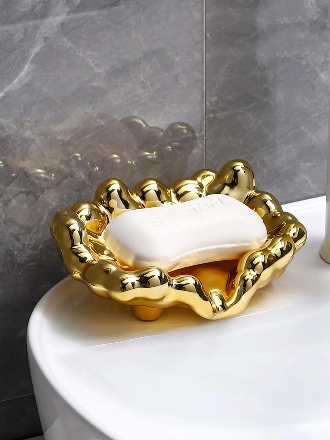 Vintage Bathroom Accessory Set