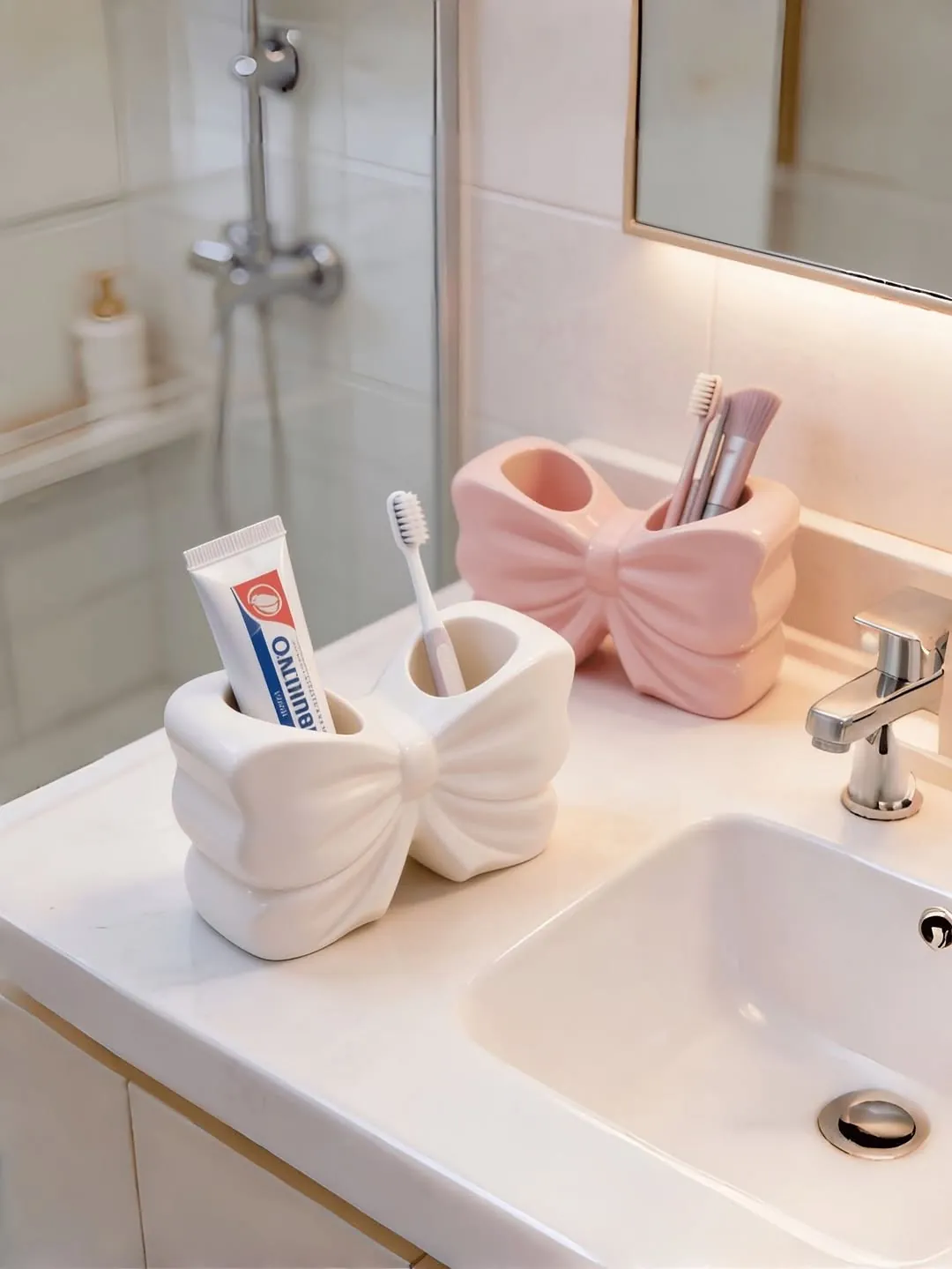 Pink Bow Toothbrush Holder
