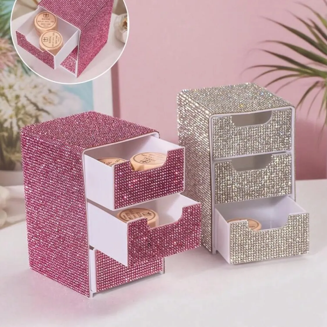 Lip-Shaped Makeup Brush Holder