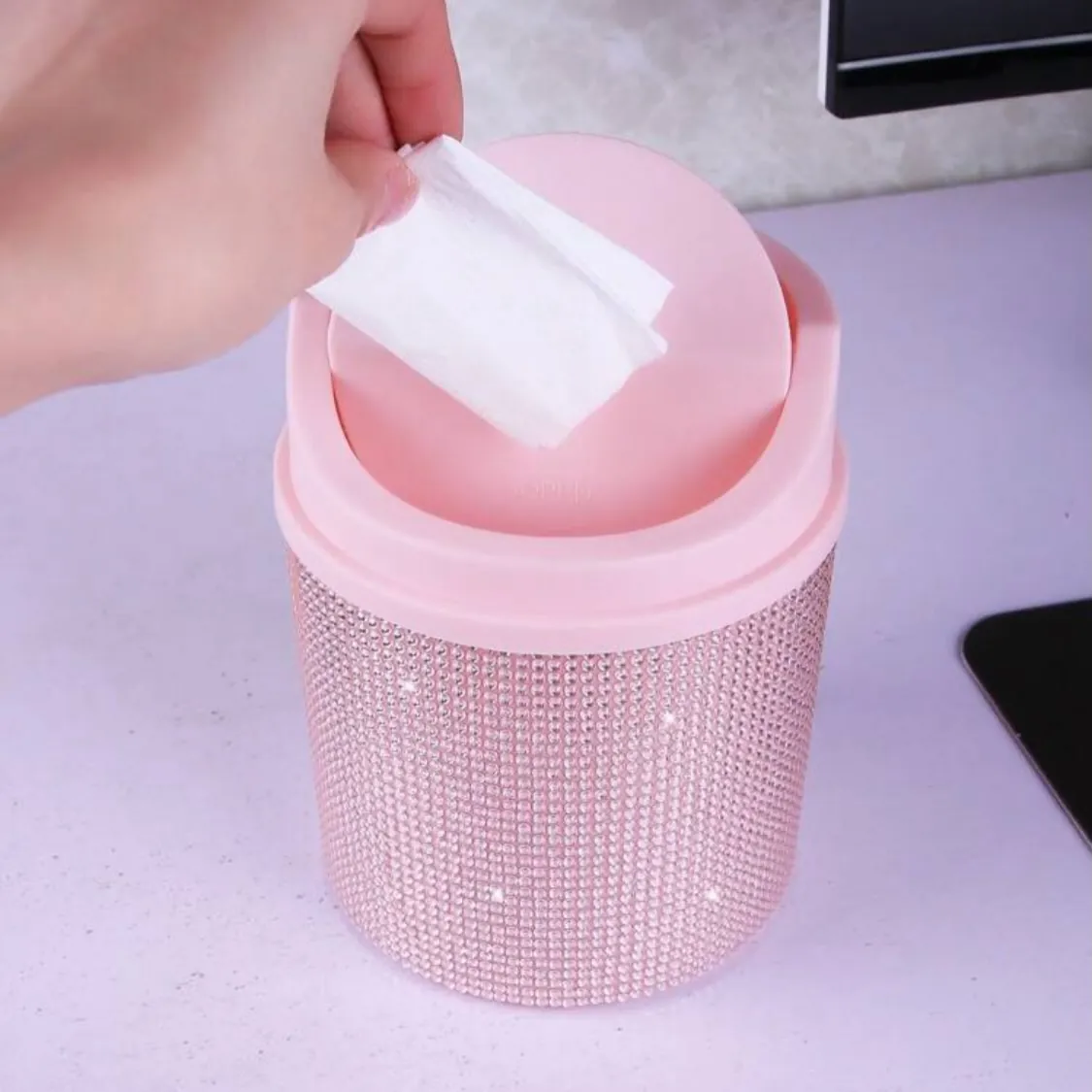 Lip-Shaped Makeup Brush Holder