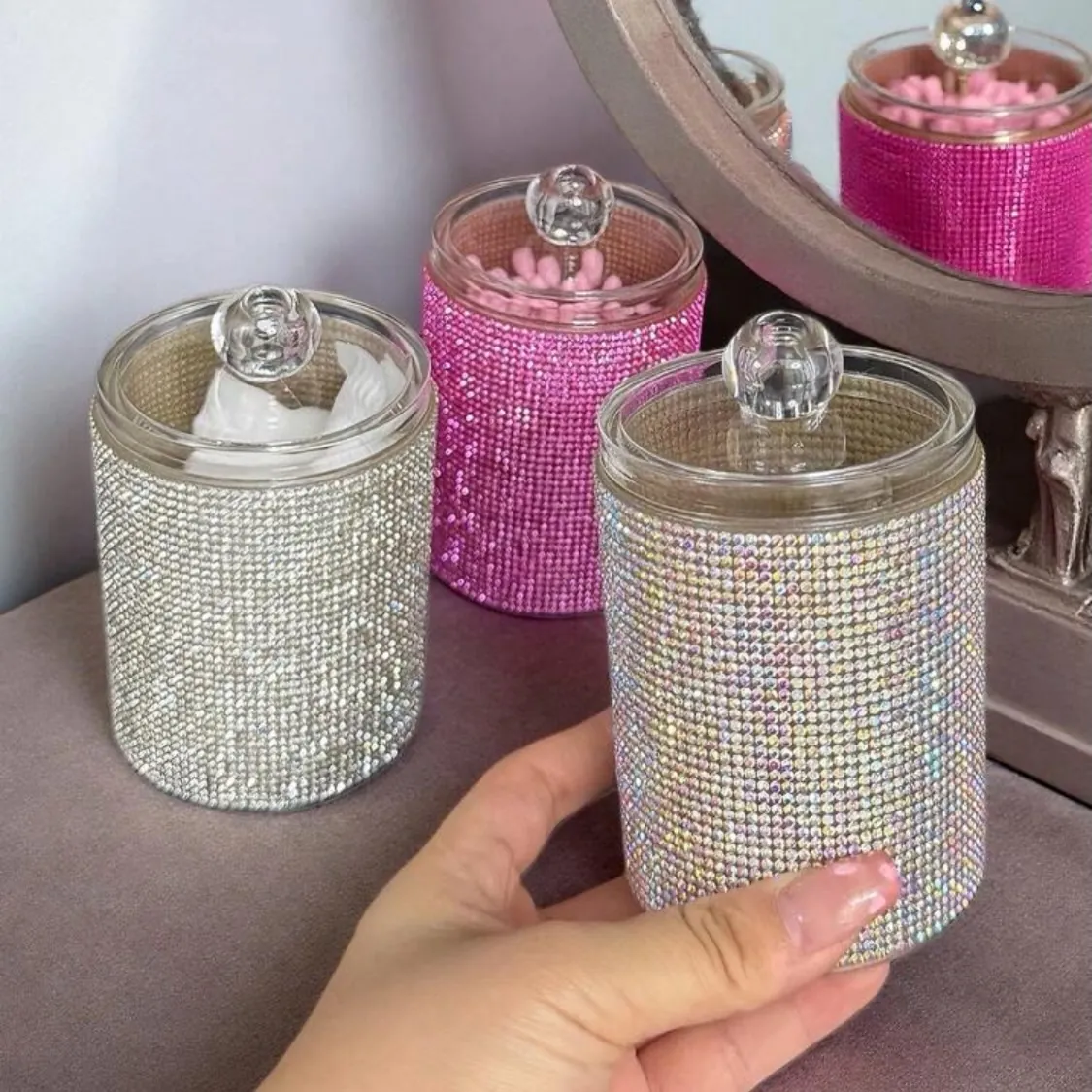 Lip-Shaped Makeup Brush Holder