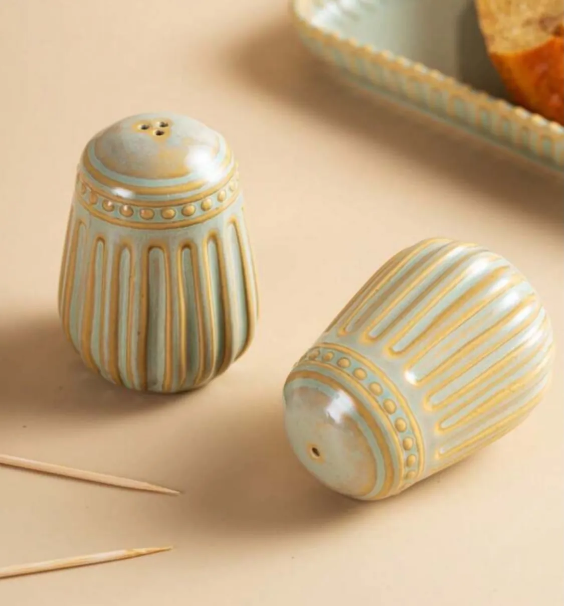 Wooden Salt and Pepper Grinder Set
