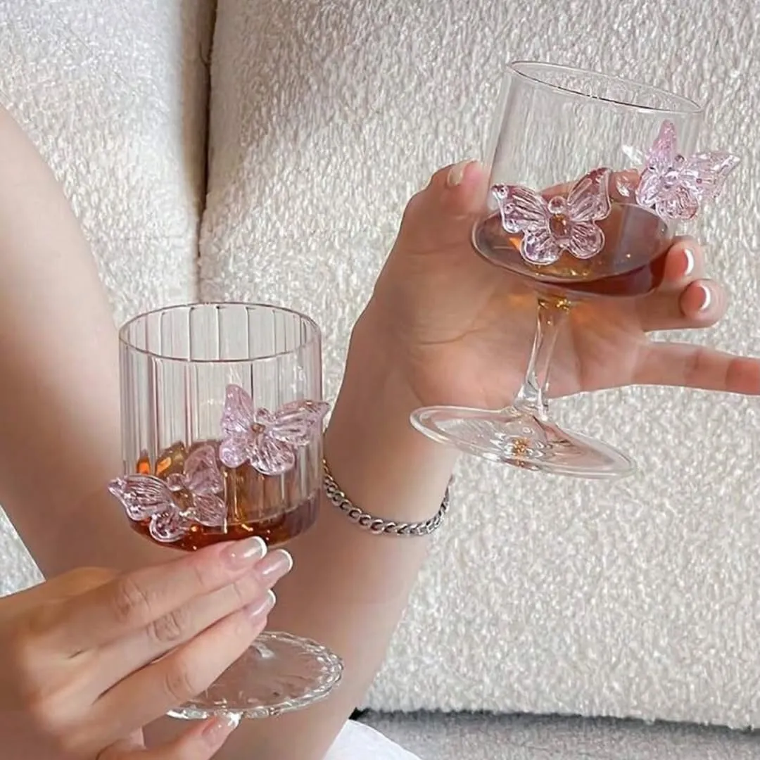 Bow-Decorated Wine Glasses