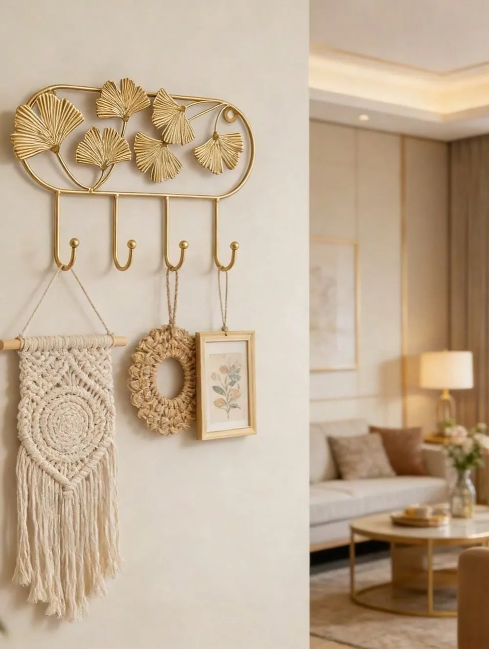 Modern Wall-Mounted Decorative Shelf with Vase
