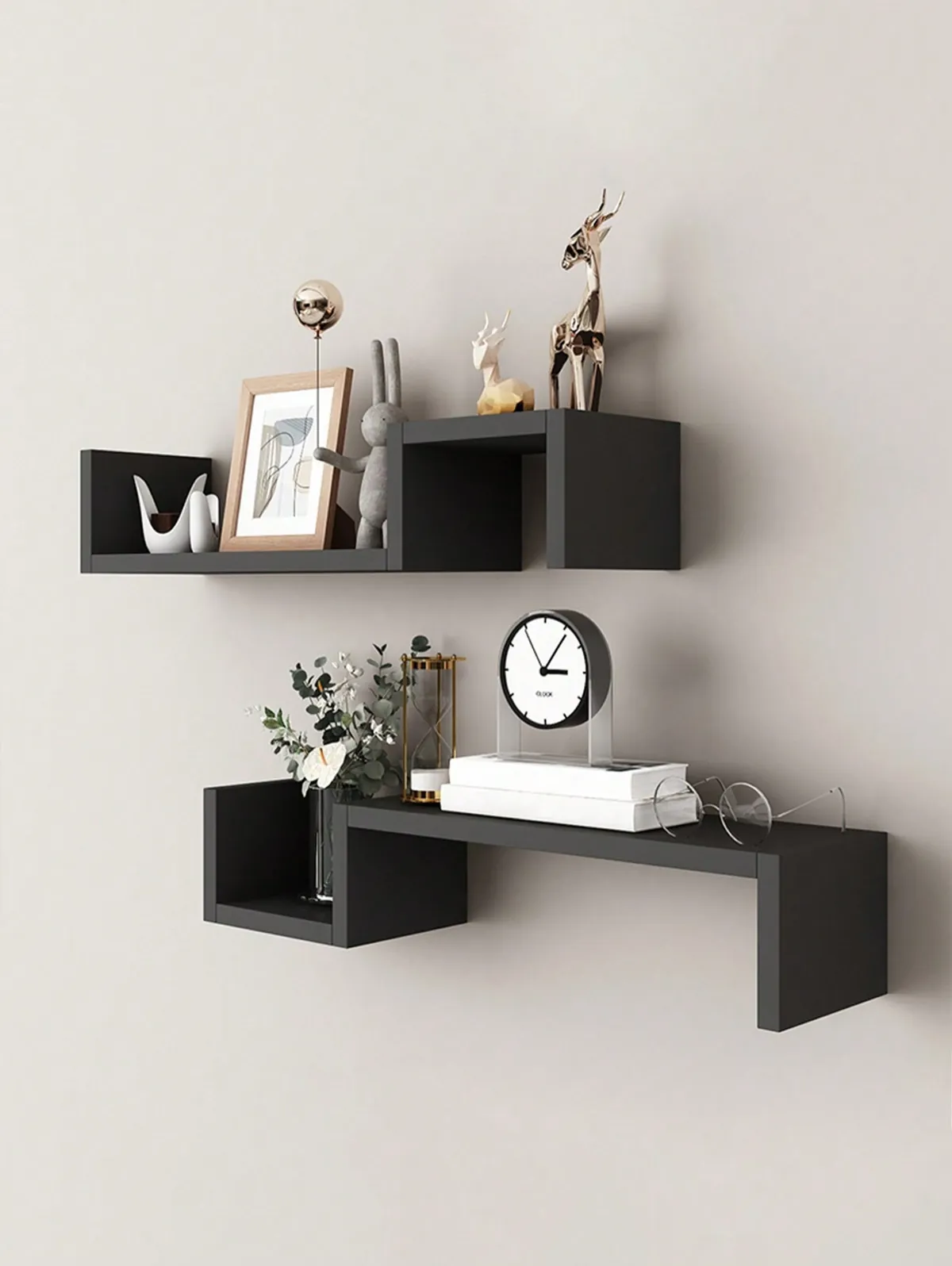 Modern Wall-Mounted Decorative Shelf with Vase