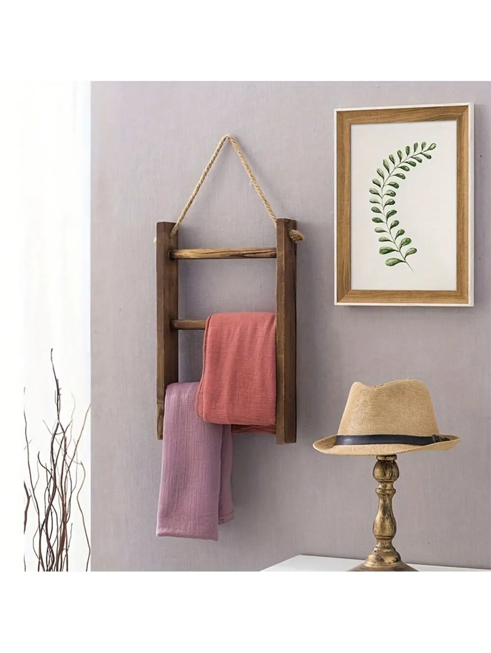 Modern Wall-Mounted Decorative Shelf with Vase