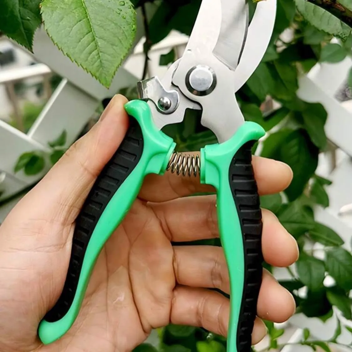 Wall-Mounted Hose Holder Hook
