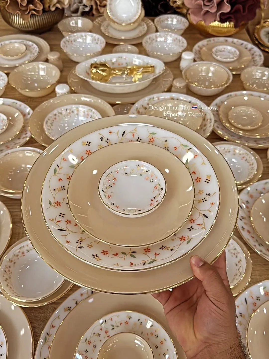 Nova 72-Piece Floral Dinnerware Set for 12 Persons
