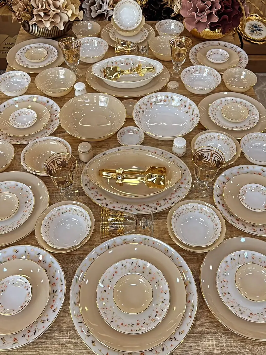 Nova 72-Piece Floral Dinnerware Set for 12 Persons
