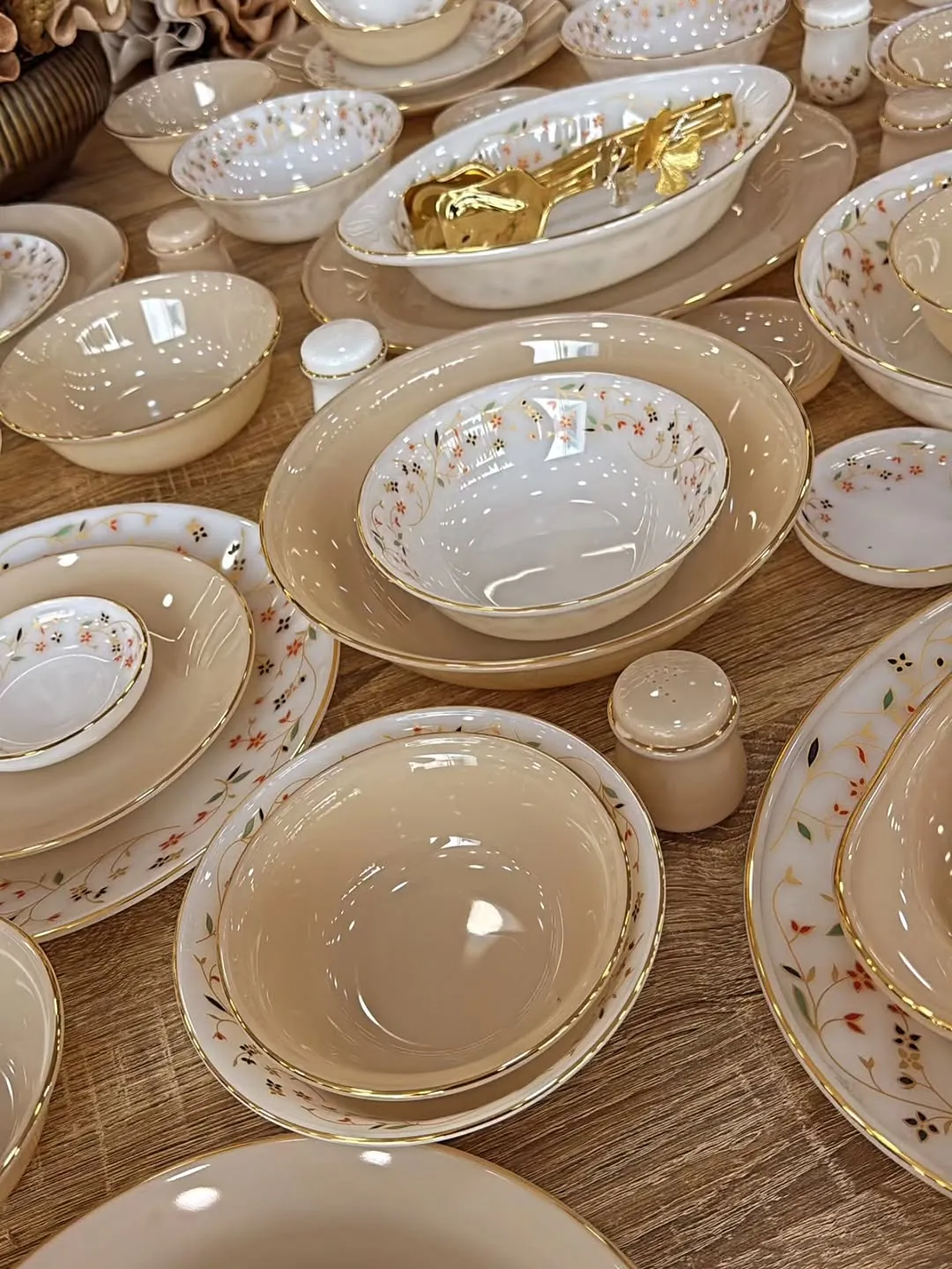 Nova 72-Piece Floral Dinnerware Set for 12 Persons