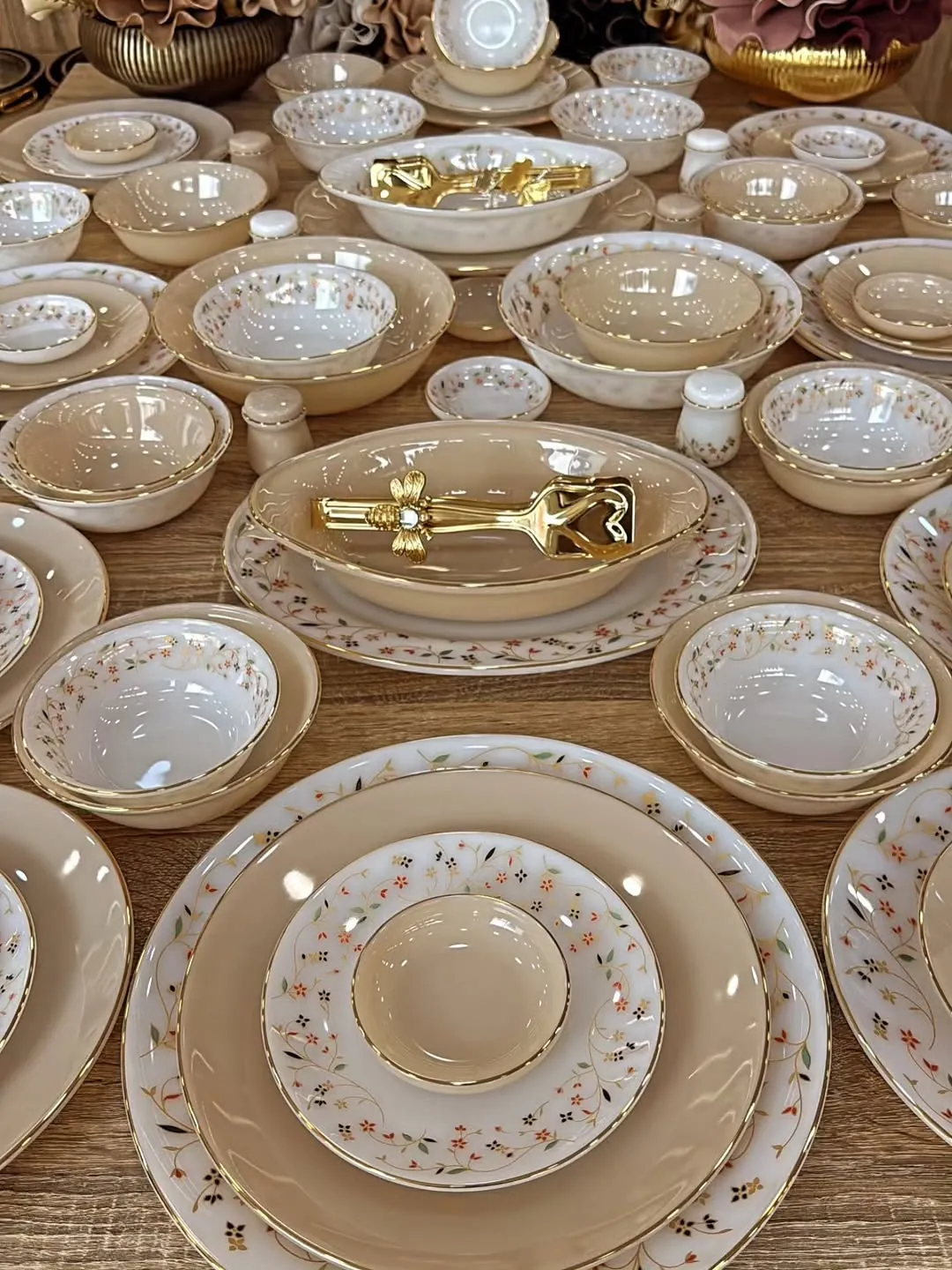 Nova 72-Piece Floral Dinnerware Set for 12 Persons