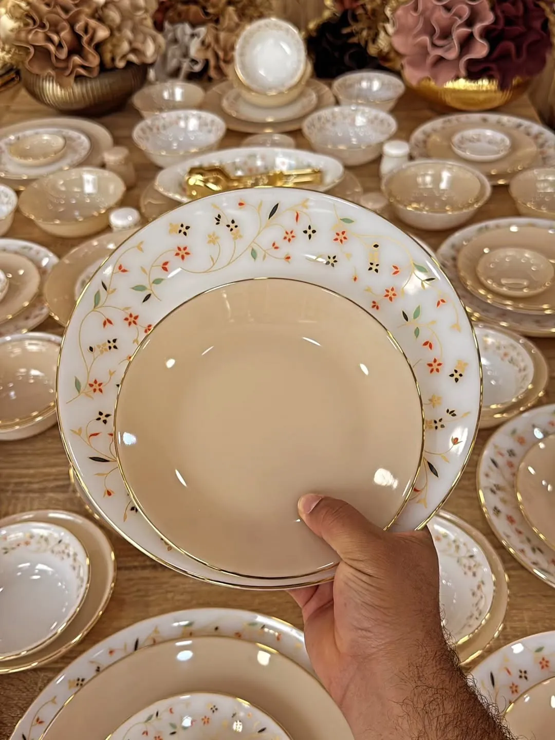 Nova 72-Piece Floral Dinnerware Set for 12 Persons