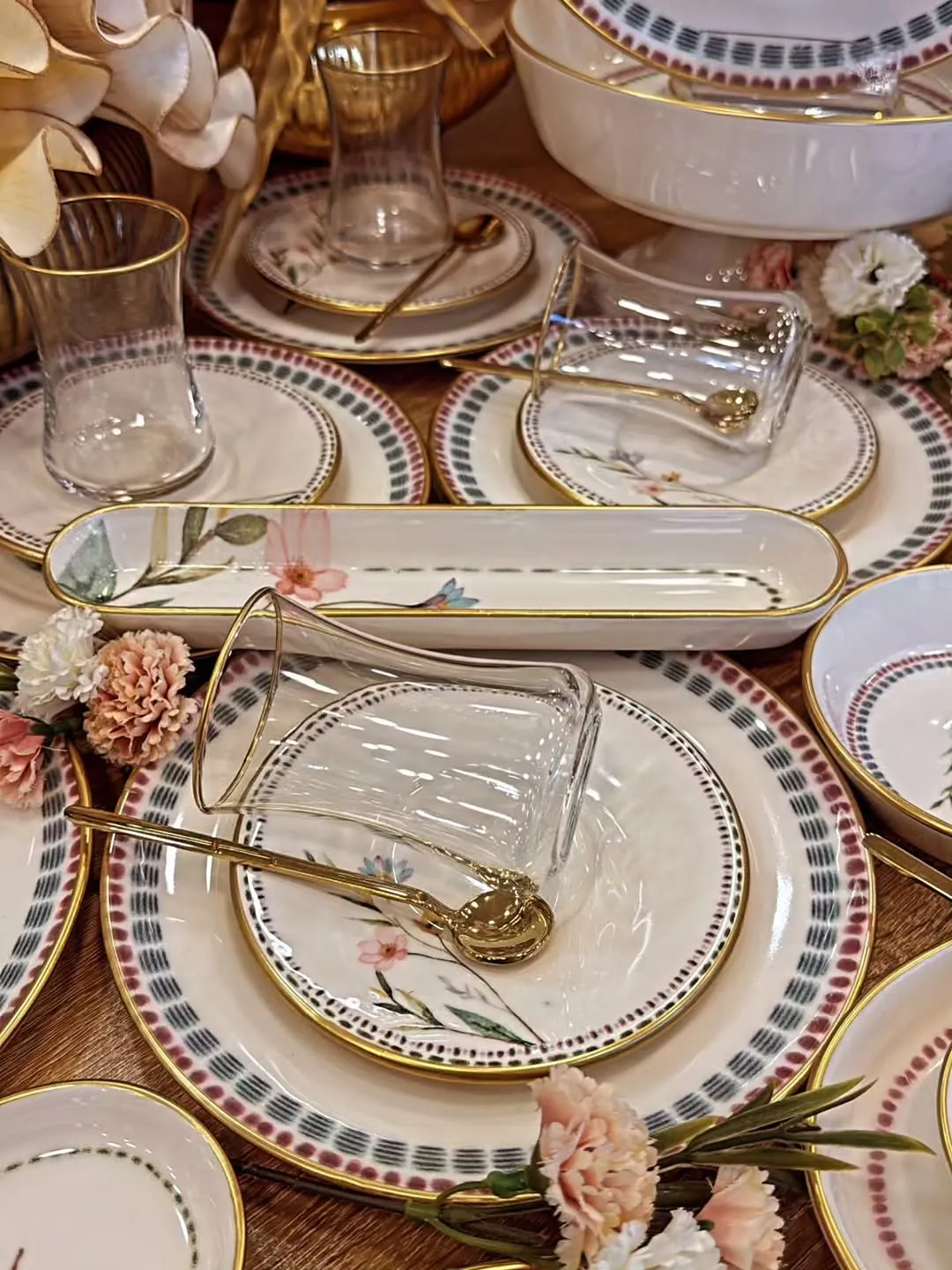 Floral Pattern Dinnerware Set with Gold Rim