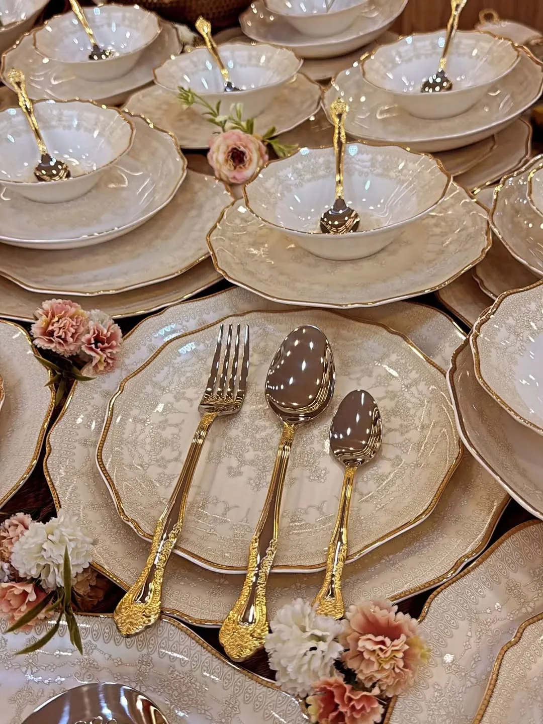 Super Royal New Bone Dinnerware Set