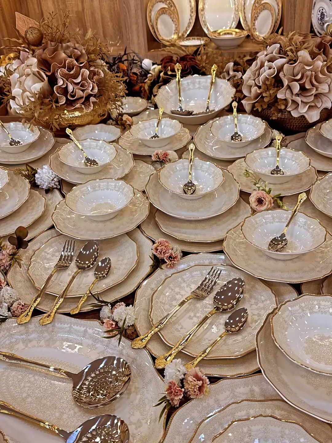 Super Royal New Bone Dinnerware Set