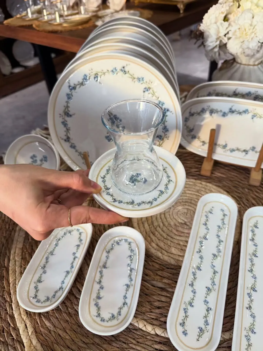 Floral Pattern Dinnerware Set