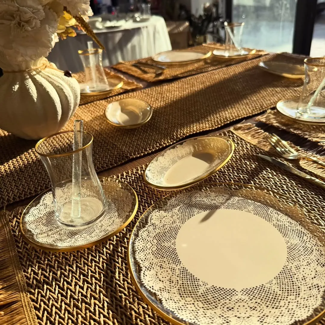 Elegant Lace Pattern Glass Plate