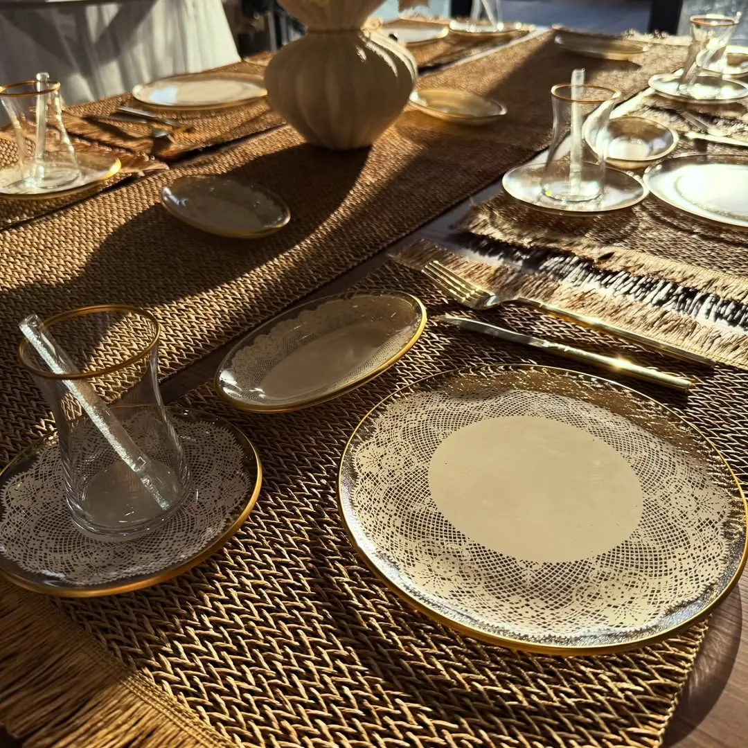 Elegant Lace Pattern Glass Plate