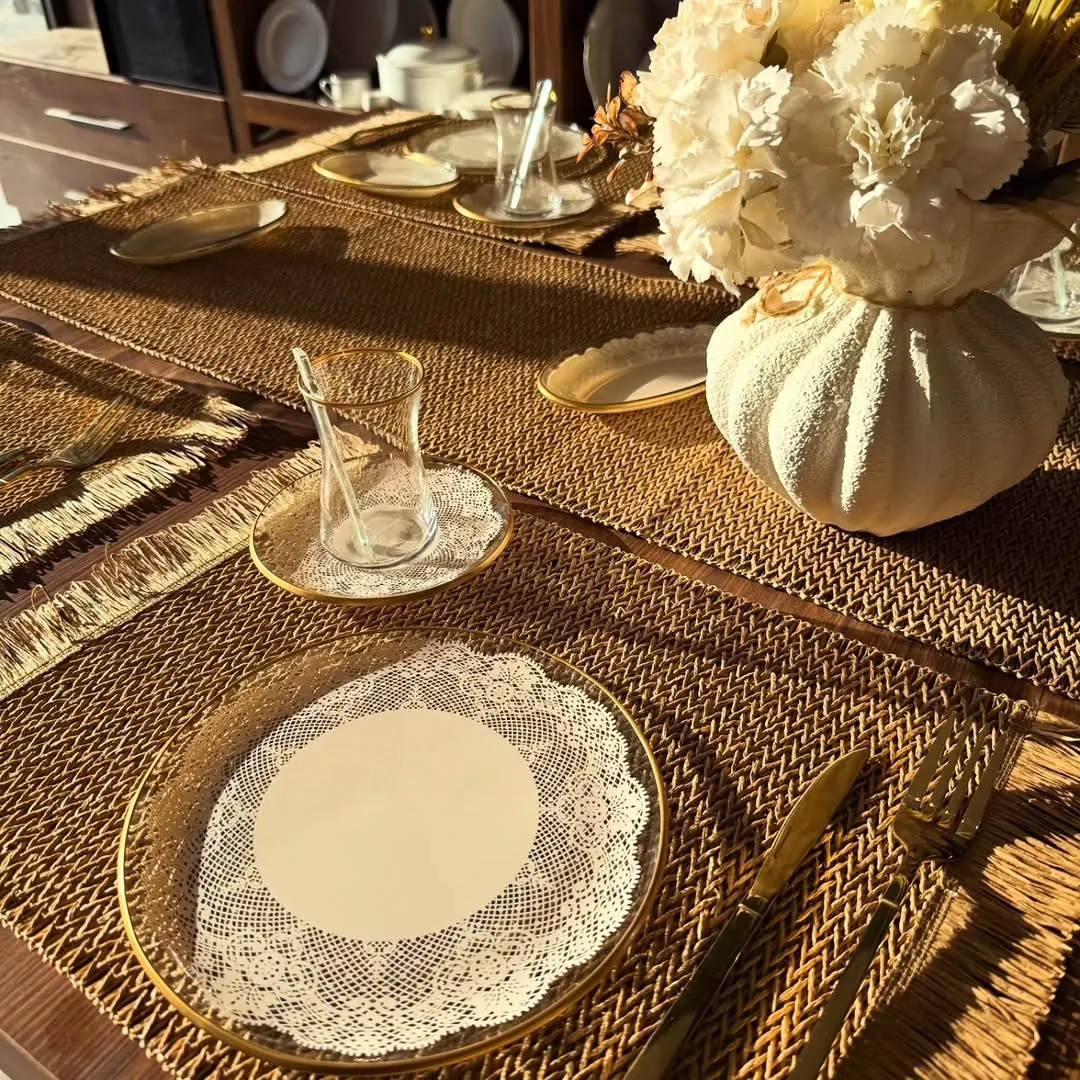Elegant Lace Pattern Glass Plate