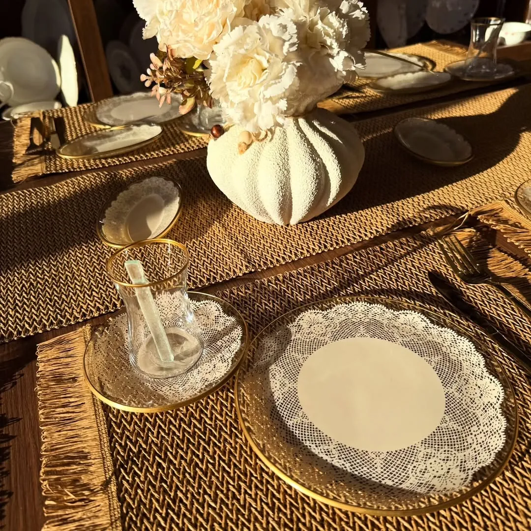 Elegant Lace Pattern Glass Plate