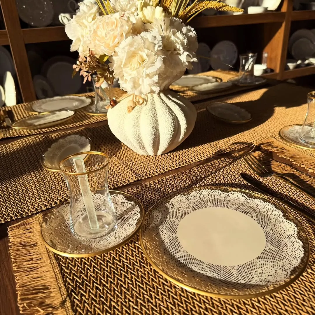 Elegant Lace Pattern Glass Plate