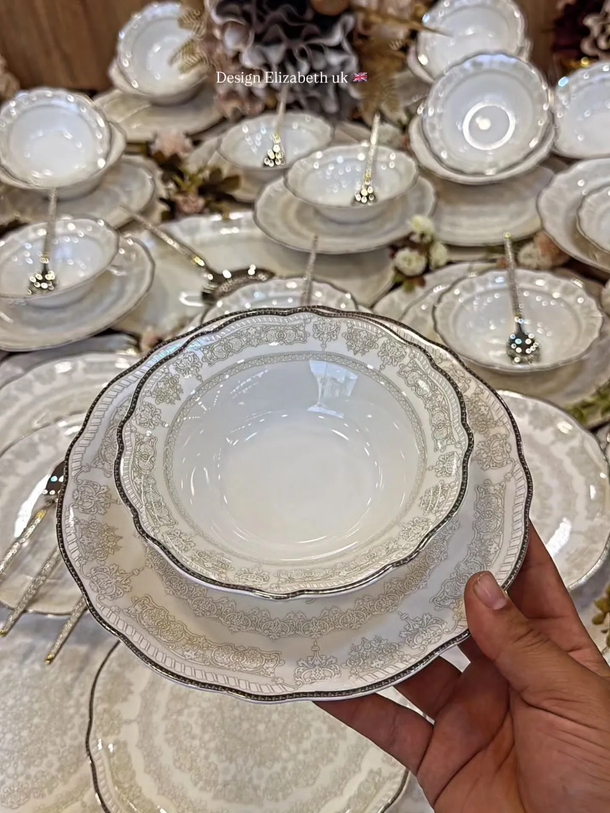 Design Elizabeth UK Dinnerware Set