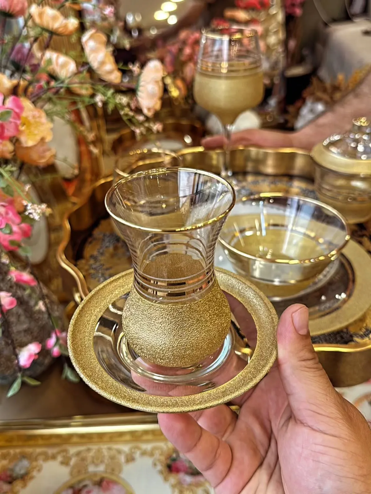 Elegant Gold Tea Cup and Saucer Set
