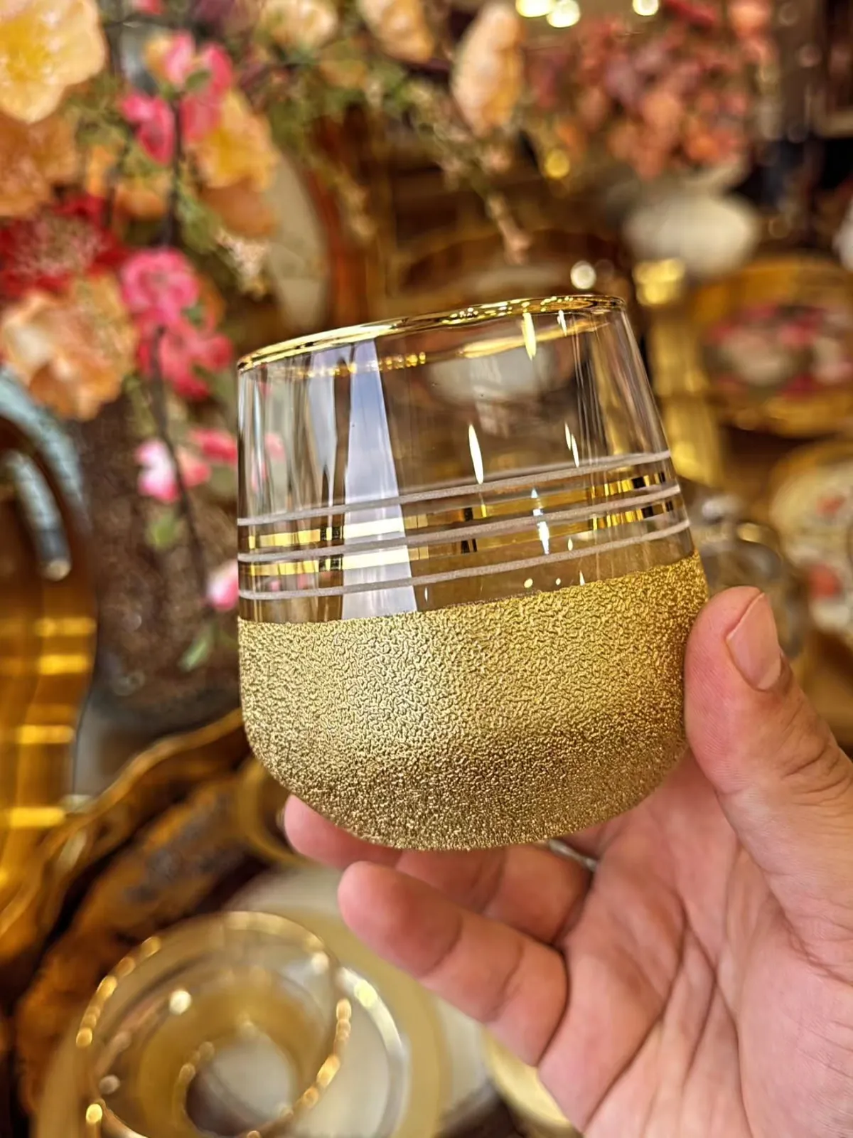 Elegant Gold Tea Cup and Saucer Set