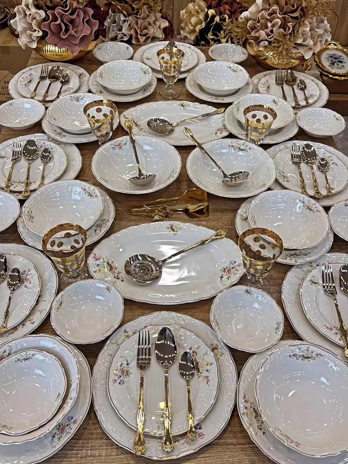 Floral Pattern Dinnerware Set