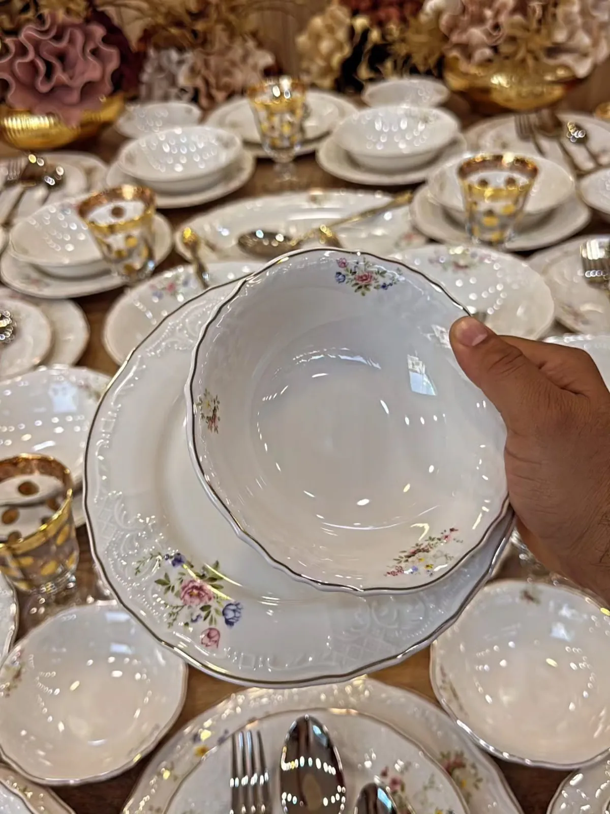 Floral Pattern Dinnerware Set