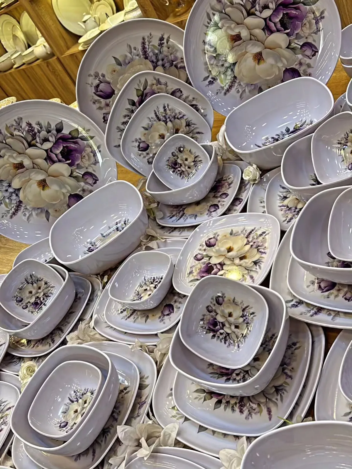 Floral Plastic Dinnerware Set