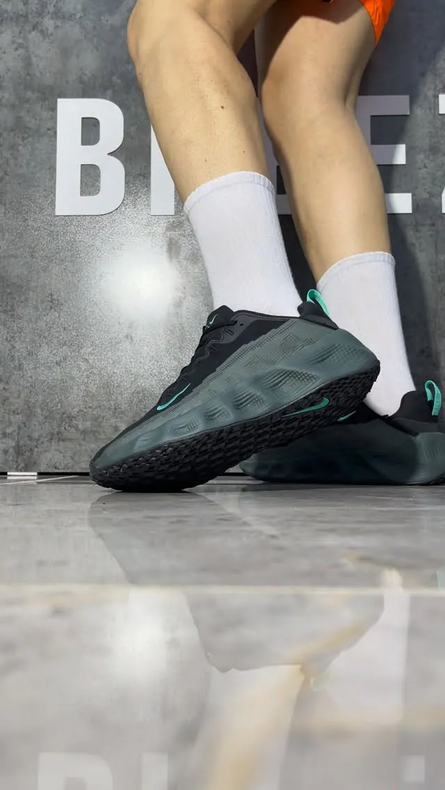 Comfortable Sports Shoes with Medical Sole