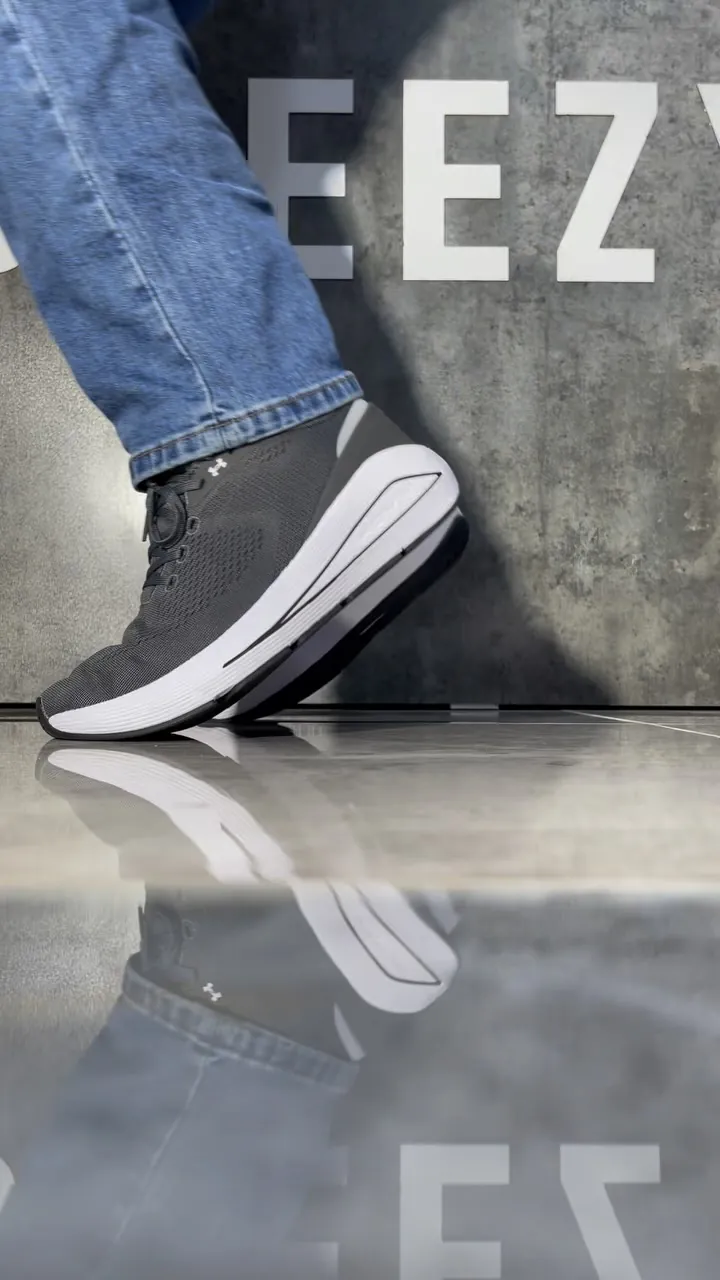Comfortable Lightweight Sports Shoes