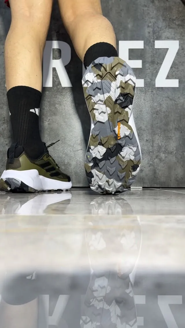 Original Vietnam-made Sports Shoes