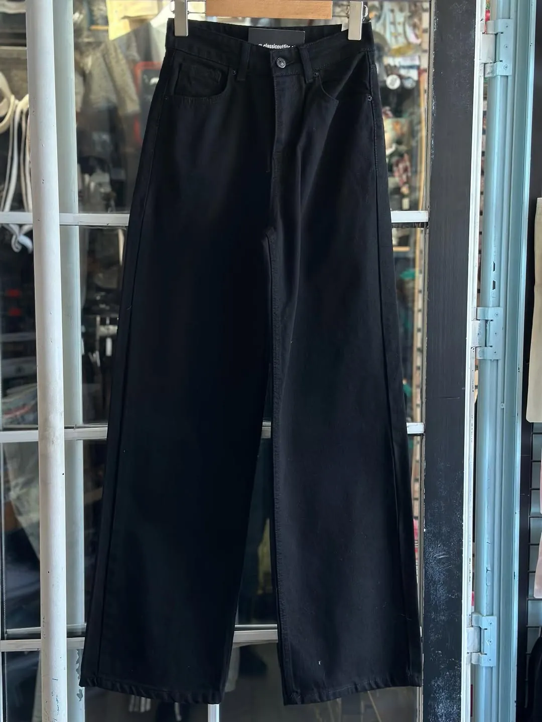 New Black Wide-Leg Jeans