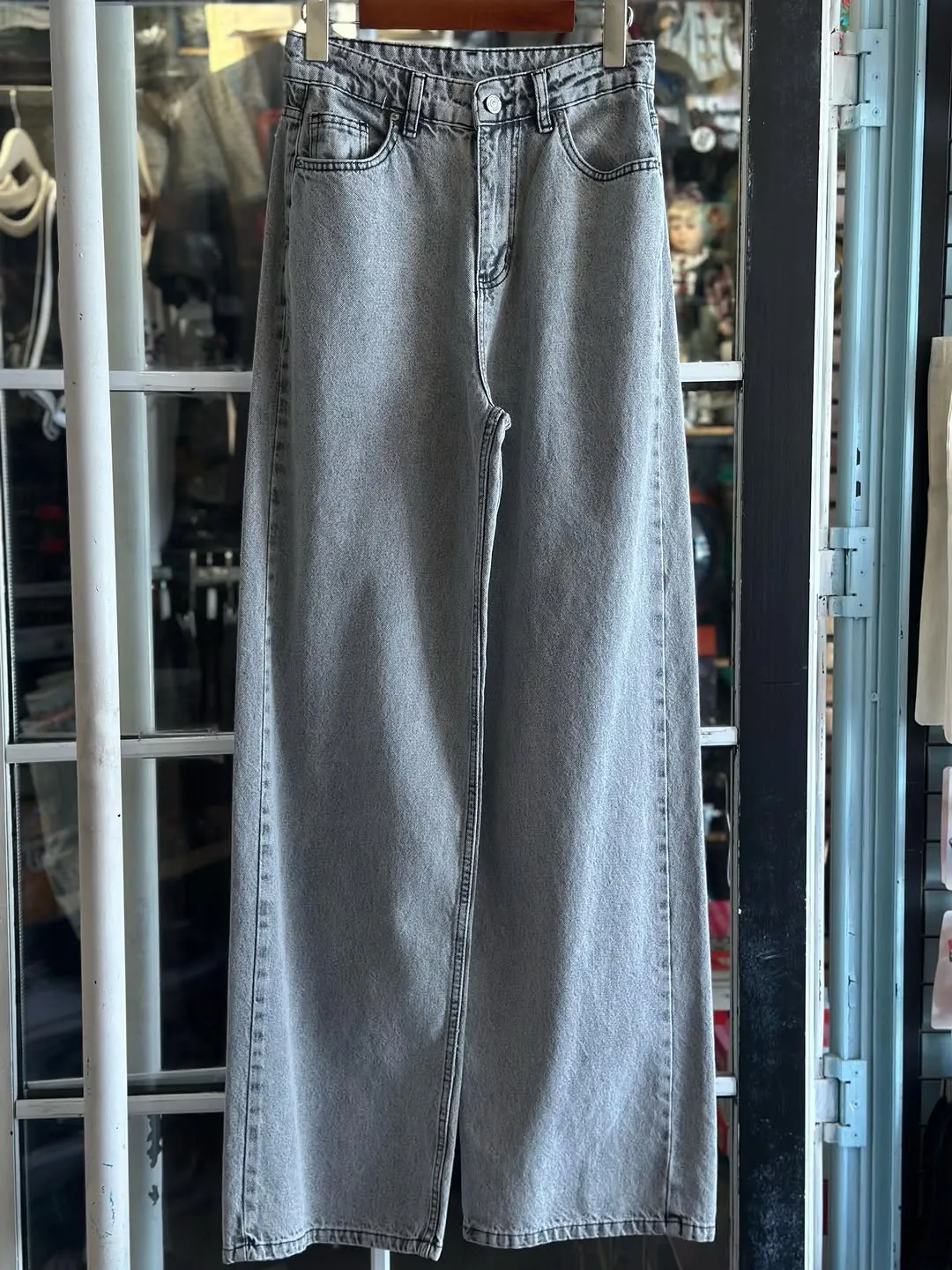 New Black Wide-Leg Jeans