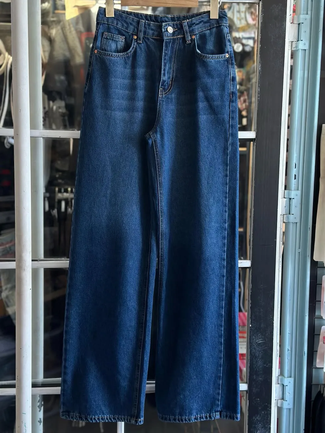 New Black Wide-Leg Jeans