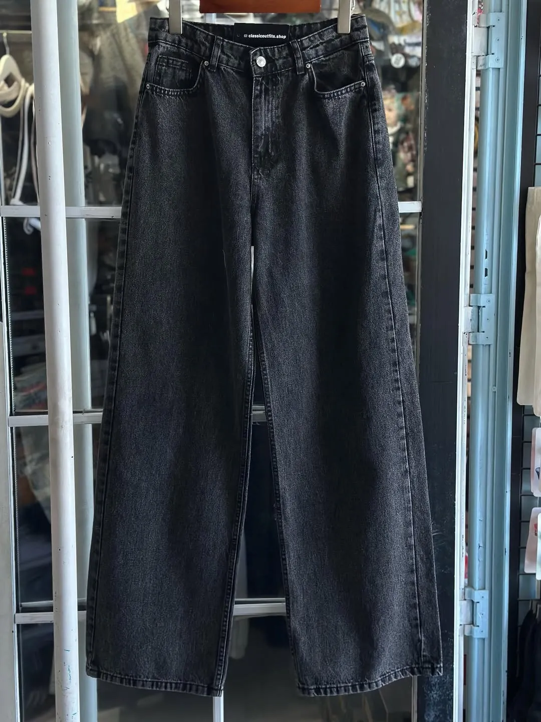 New Black Wide-Leg Jeans