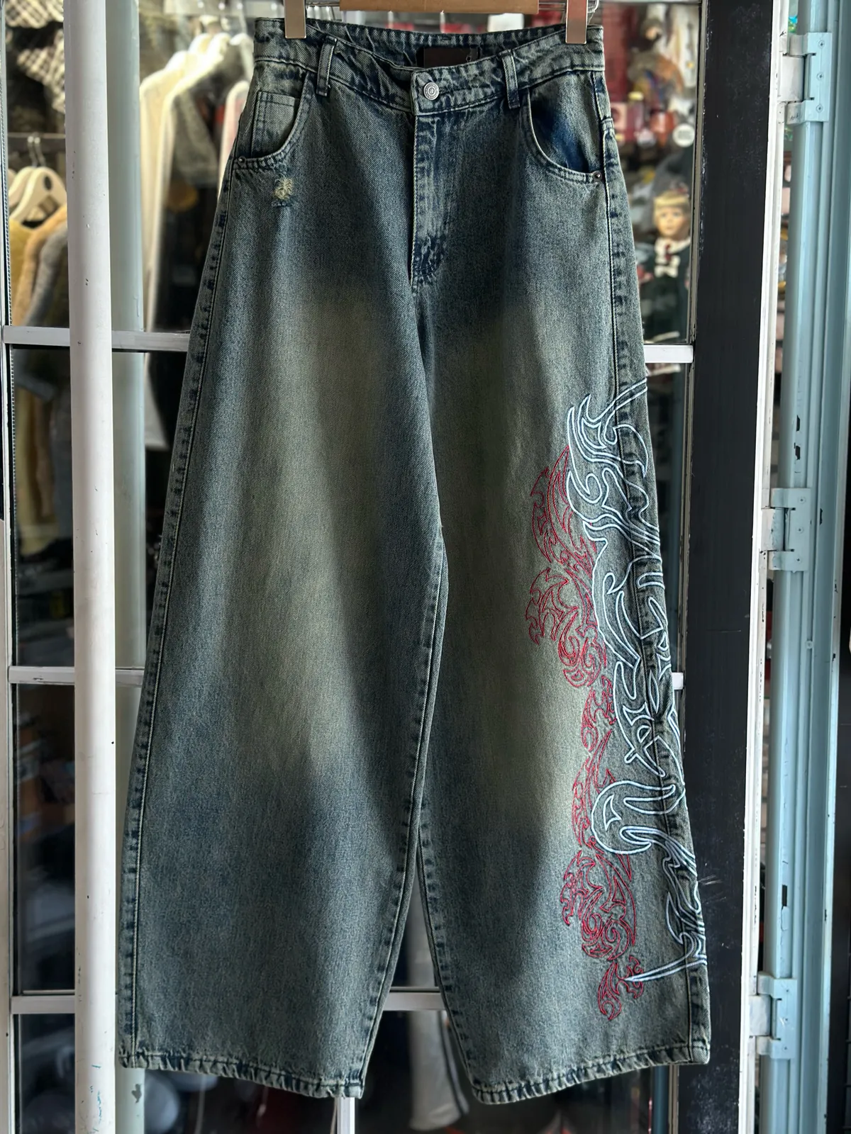 Wide Leg Graphic Jeans