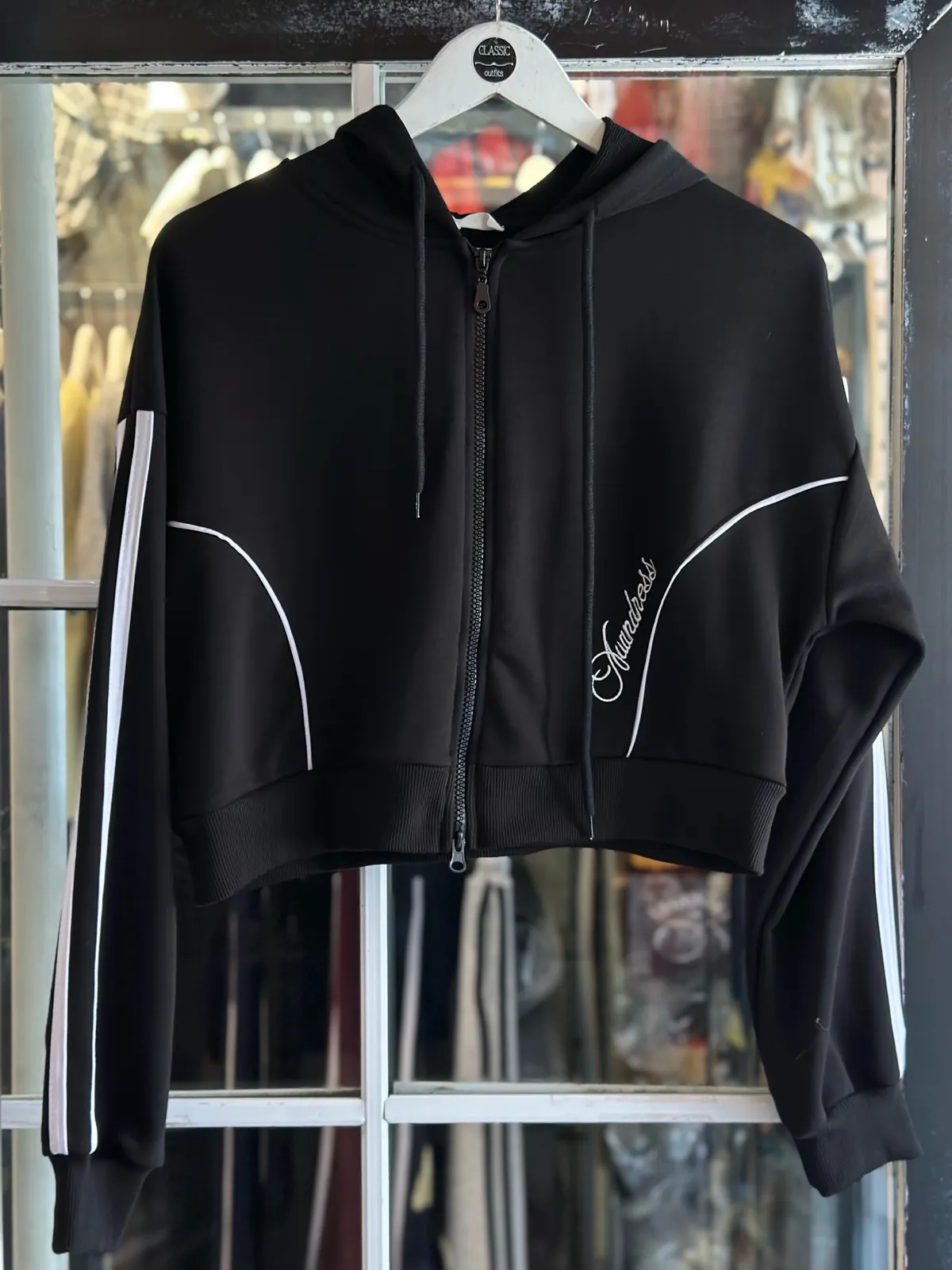 Black Cropped Zip-up Hoodie