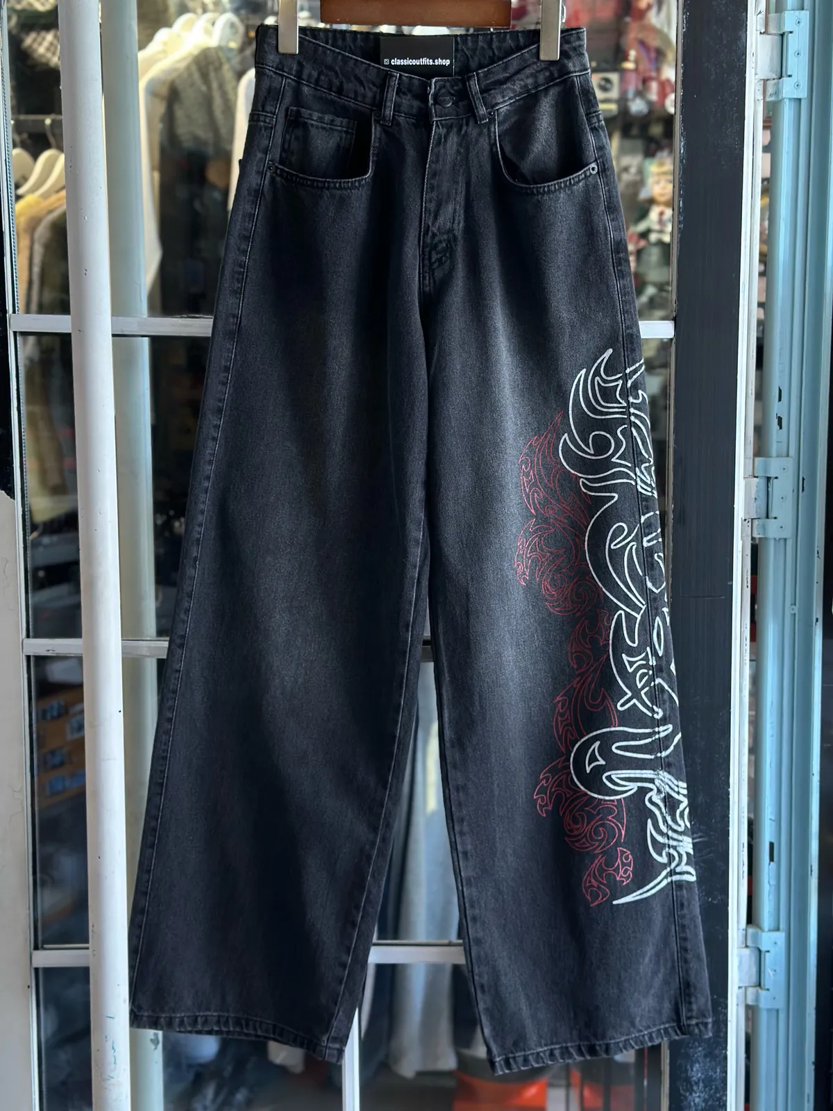 Wide Leg Graphic Jeans