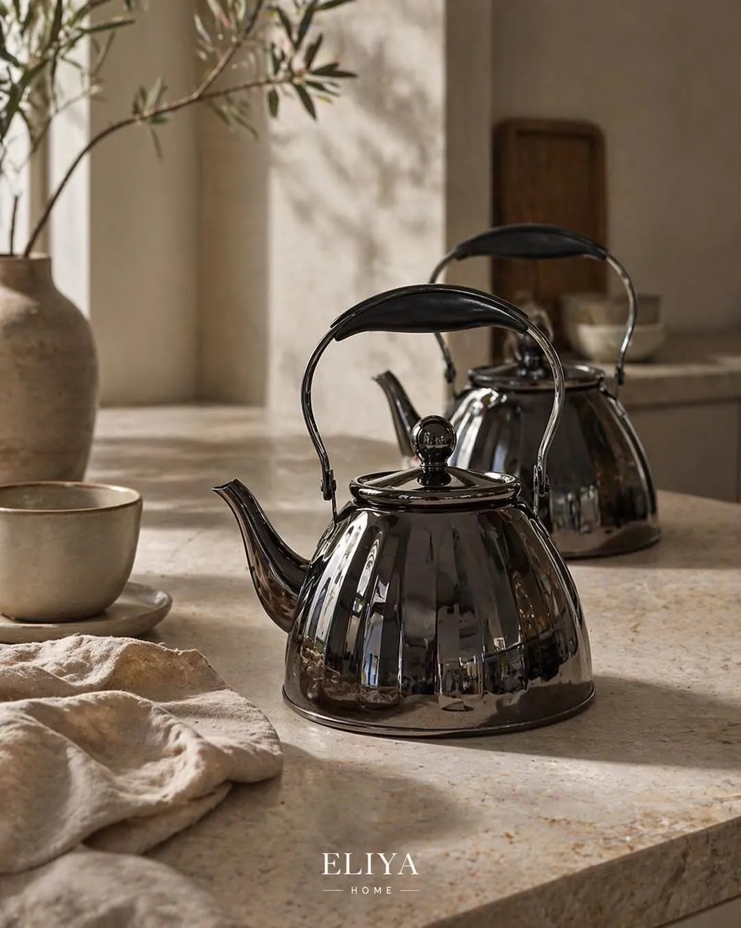 Vicalina Kettle and Teapot Set