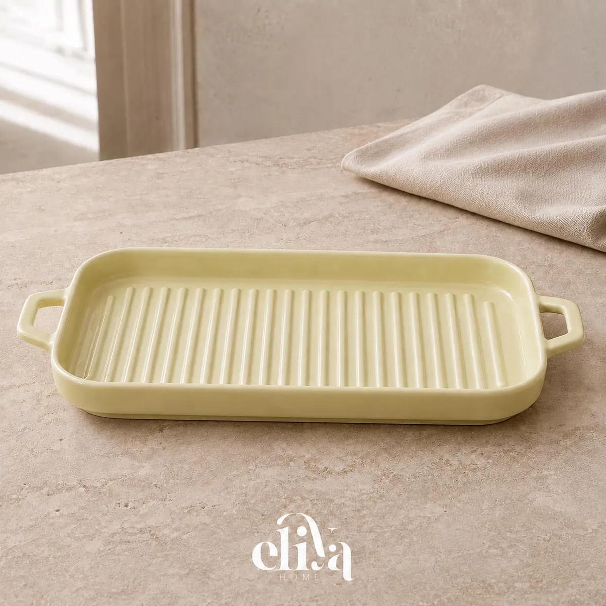 Elegant Heat-Resistant Pyrex Dish