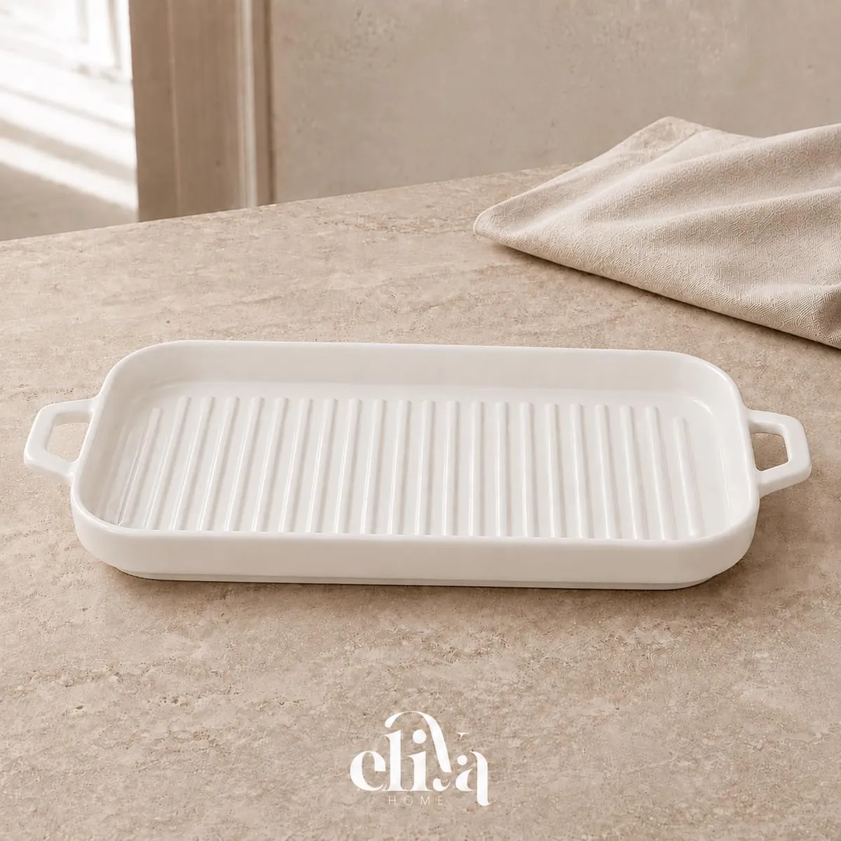 Elegant Heat-Resistant Pyrex Dish