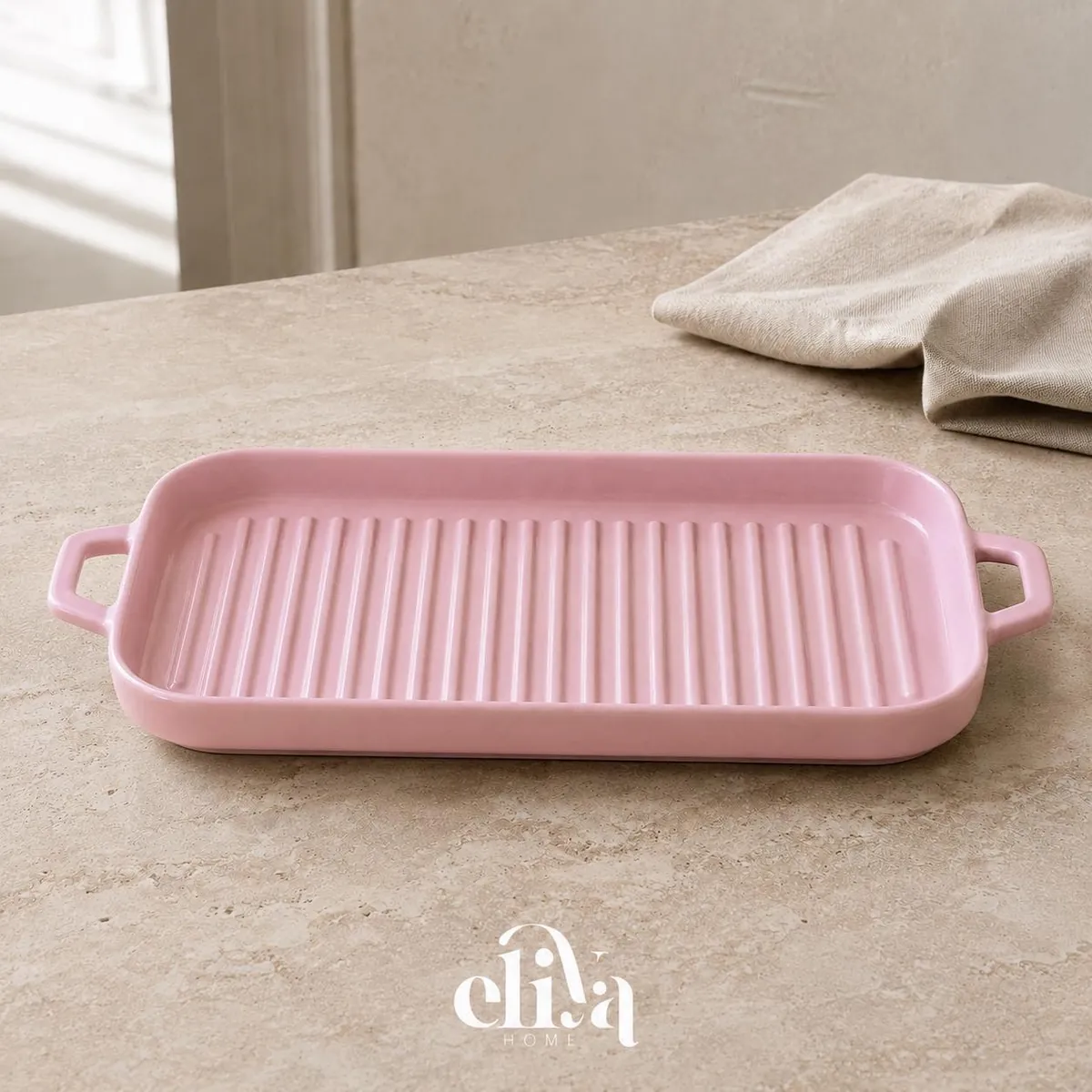 Elegant Heat-Resistant Pyrex Dish