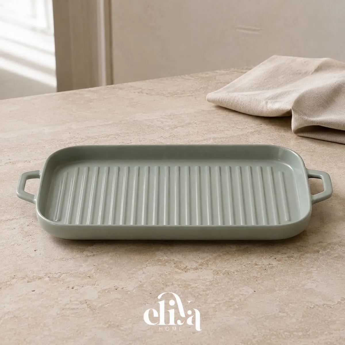 Elegant Heat-Resistant Pyrex Dish