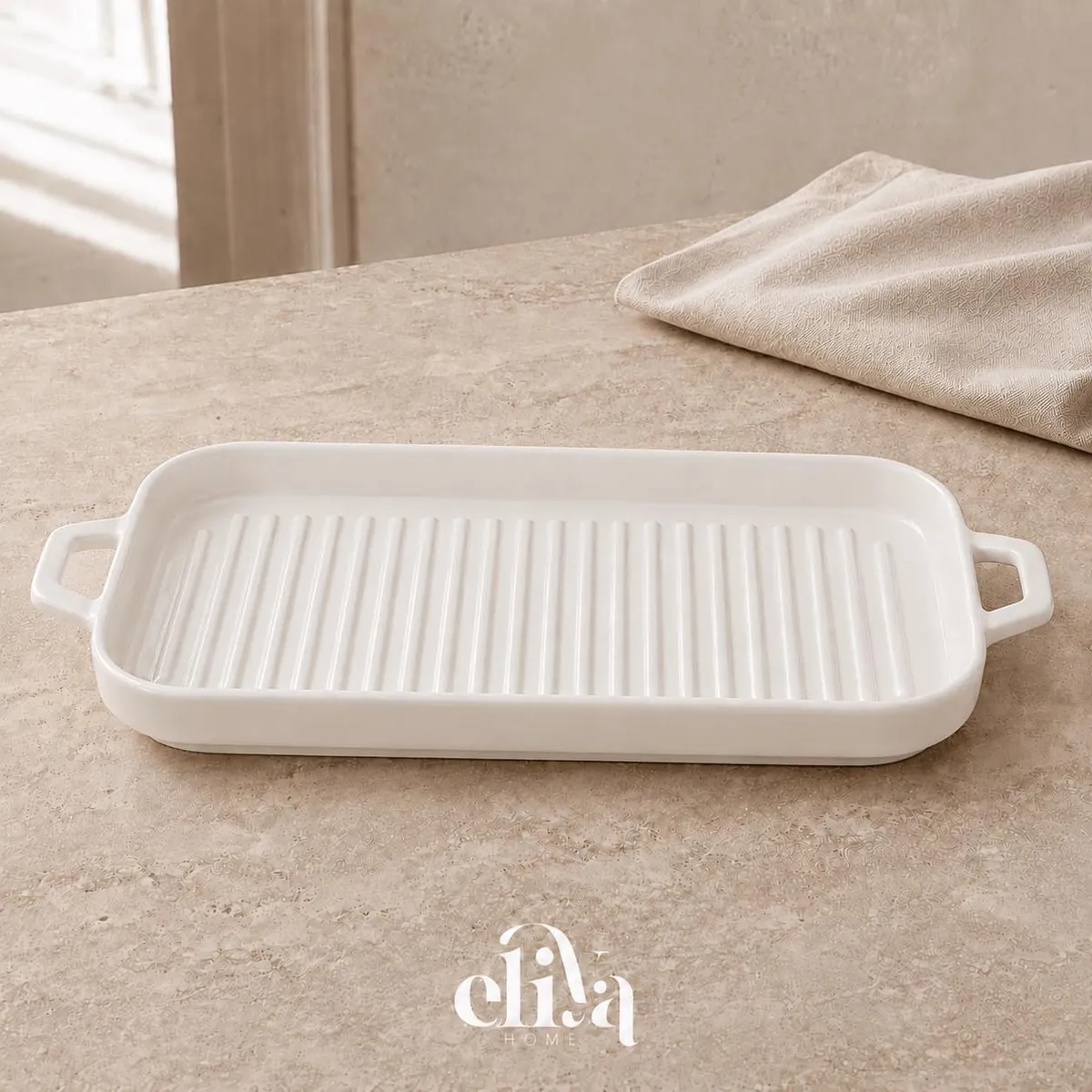Elegant Heat-Resistant Pyrex Dish