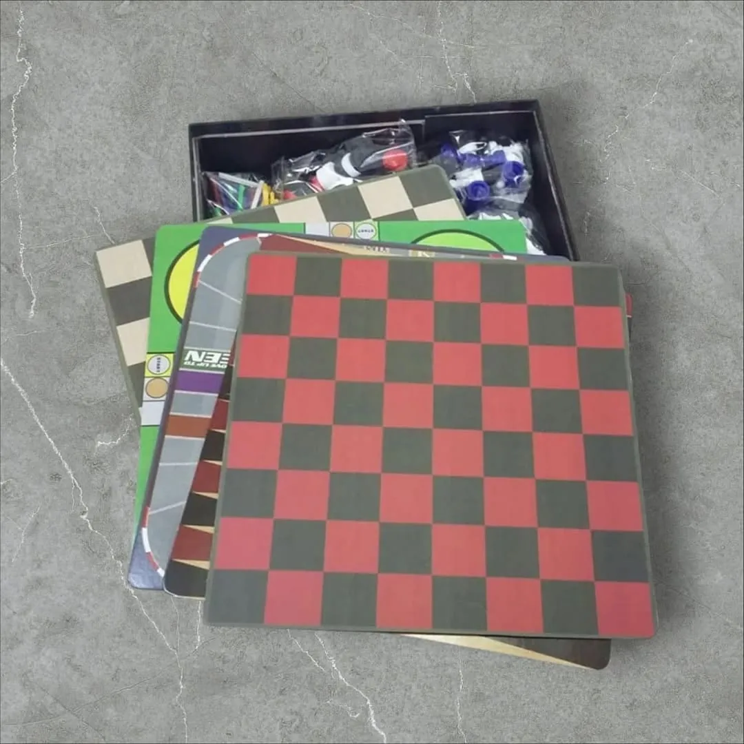 100 in 1 Board Game Box